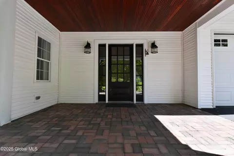 Exterior - 51 Hoffman Rd, Saratoga Springs, NY 12866 photo 3 of 11