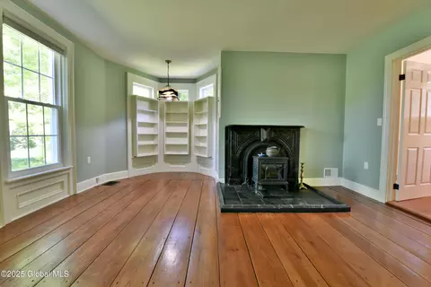 Living - 51 Hoffman Rd, Saratoga Springs, NY 12866 photo 2 of 13