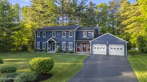6 Iroquois Dr, Queensbury, NY 12804