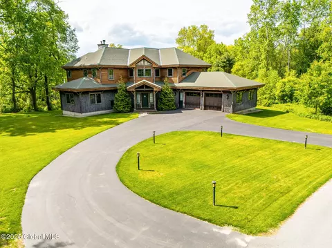 24 Wildwood Pl, Queensbury, NY 12804