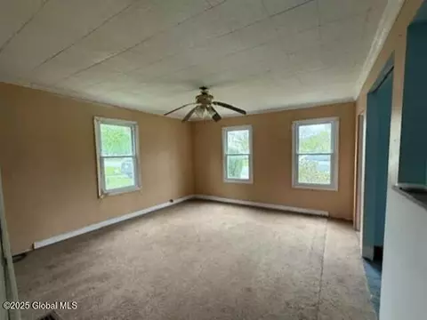 Living - 19 Washington St, Cambridge, NY 12816 photo 1 of 2