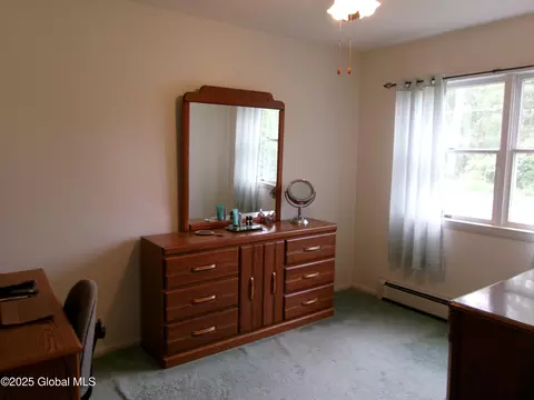 41 Amelia Dr, Schenectady, NY 12309 photo 18