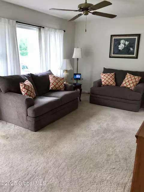 41 Amelia Dr, Schenectady, NY 12309 photo 7