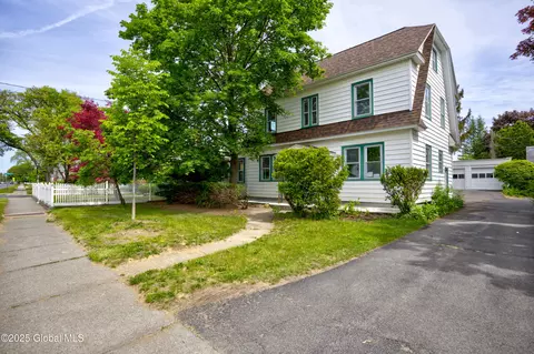 979 Washington Ave, Albany, NY 12206