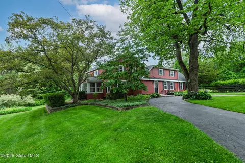 31 Spring Rd, Glenville, NY 12302