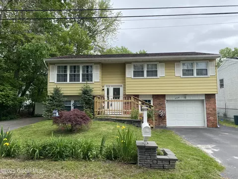 198 Hillcrest Ave, Schenectady, NY 12304