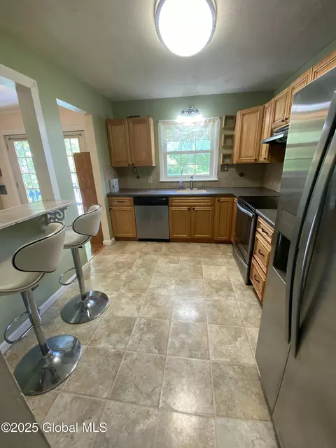 198 Hillcrest Ave, Schenectady, NY 12304 photo 22