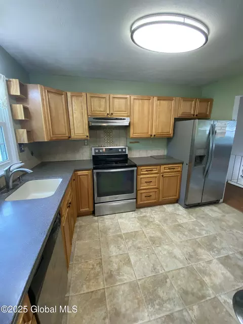 198 Hillcrest Ave, Schenectady, NY 12304 photo 23