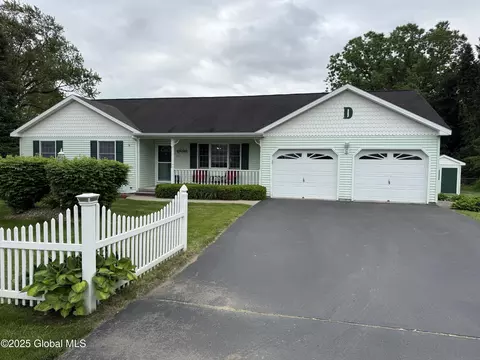 35 Seventh Ave, Hudson Falls, NY 12839