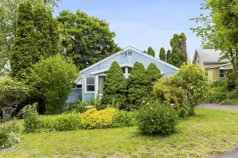 305 E Madison Ave, Rensselaer, NY 12144