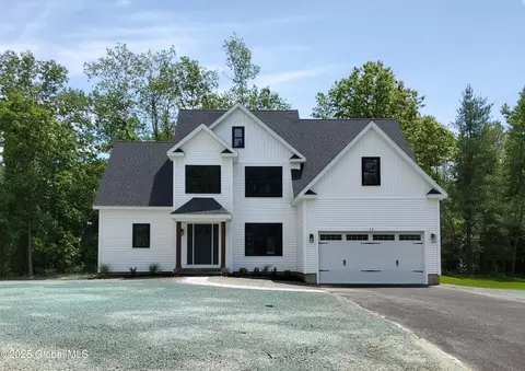 64 Spice Mill Blvd, Halfmoon, NY 12065