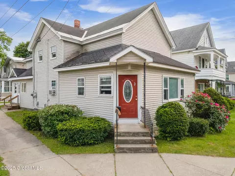 34 E 8th Ave, Gloversville, NY 12078