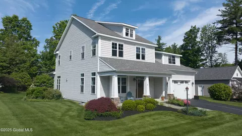 26 Galleon Dr, Malta, NY 12020
