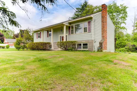 1 Rivercrest Dr, Rexford, NY 12148