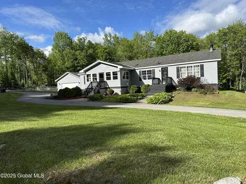 60 Partridge Rd, Edinburg, NY 12134