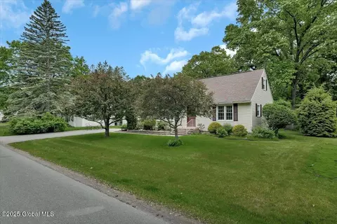 27 Cedar Ln, Glenville, NY 12302 photo 26