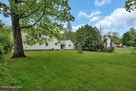 27 Cedar Ln, Glenville, NY 12302 photo 30