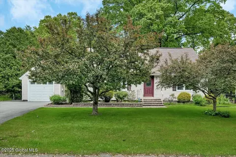 27 Cedar Ln, Glenville, NY 12302 photo 25