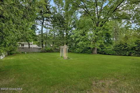 27 Cedar Ln, Glenville, NY 12302 photo 28