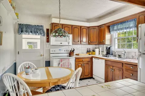27 Cedar Ln, Glenville, NY 12302 photo 8