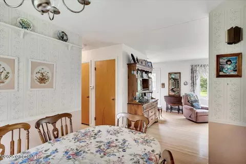 27 Cedar Ln, Glenville, NY 12302 photo 7