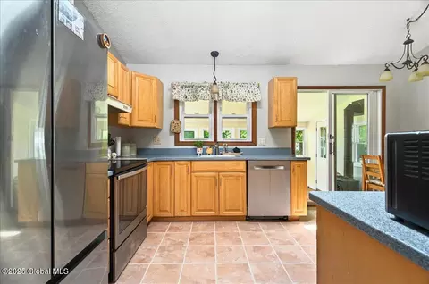 72 Algonquin Rd, Clifton Park, NY 12065 photo 14