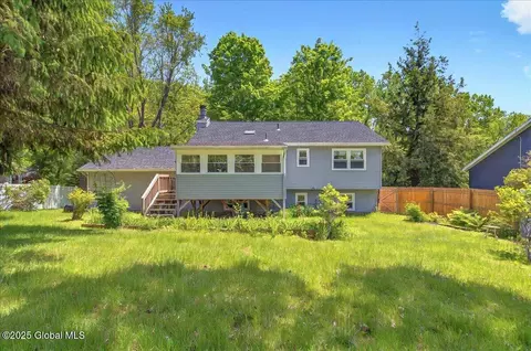 72 Algonquin Rd, Clifton Park, NY 12065 photo 5