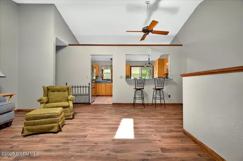 72 Algonquin Rd, Clifton Park, NY 12065 photo 11