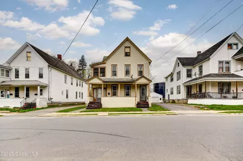 356-358 Locust Ave, Amsterdam, NY 12010