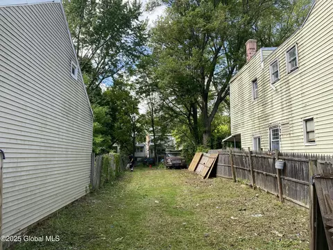 464 3rd St, Albany, NY 12206