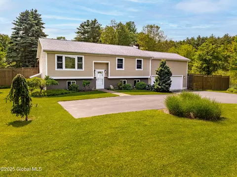 22 Sand Hill Rd, Greenfield Center, NY 12833