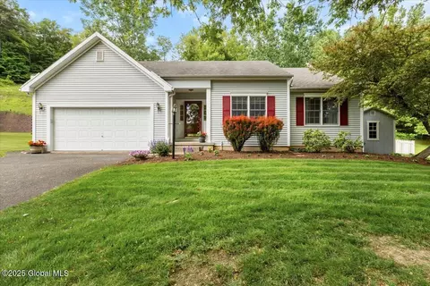 95 Whiteview Rd, Wynantskill, NY 12198