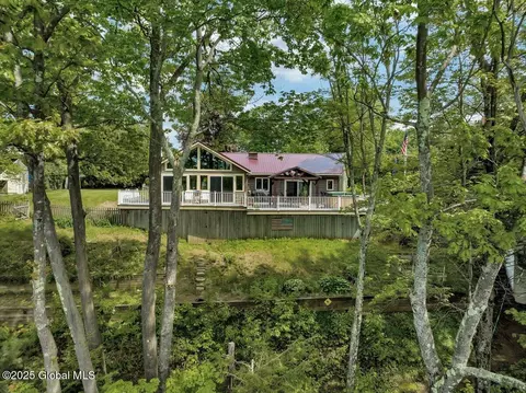 145 Woodland Ave, Gloversville, NY 12078