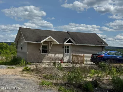56 Race Track Rd, Ticonderoga, NY 12883
