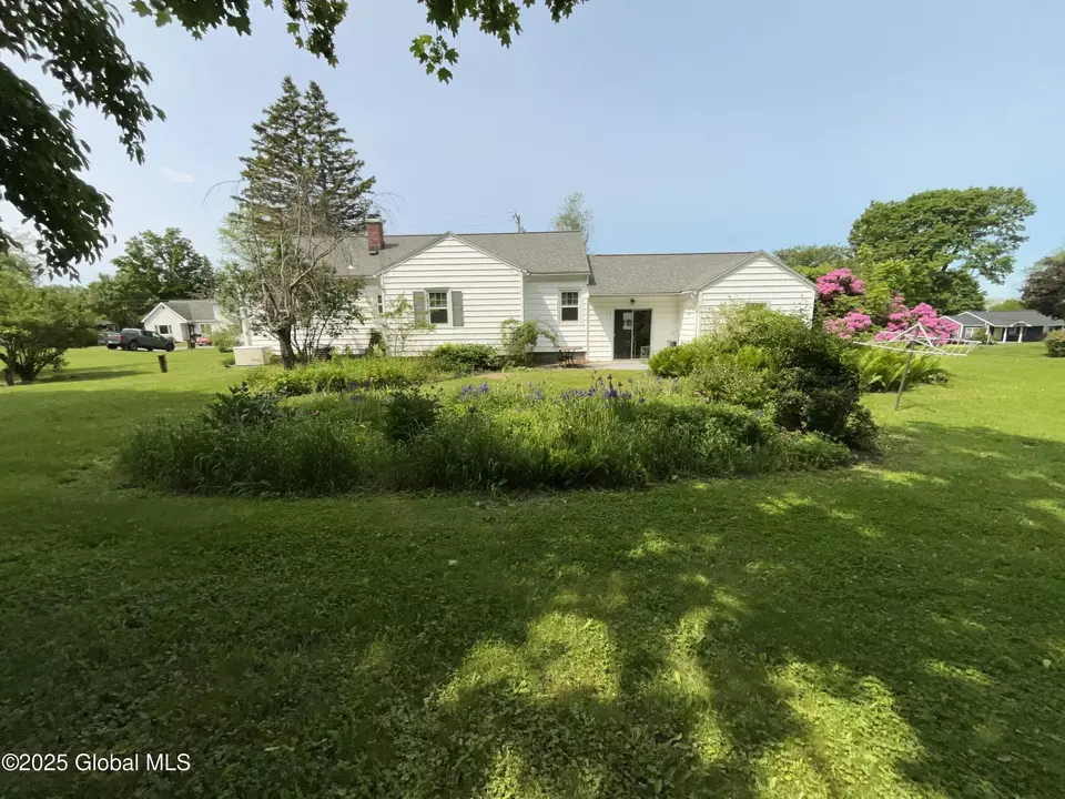 Exterior - 11 Calhoun Rd, Troy, NY 12180 photo 8 of 10