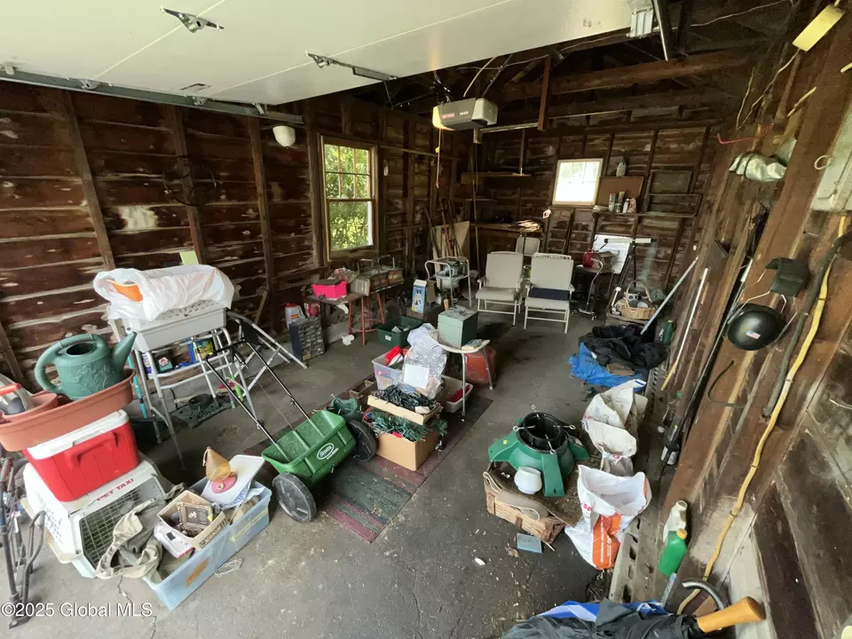 Exterior - 11 Calhoun Rd, Troy, NY 12180 photo 5 of 10