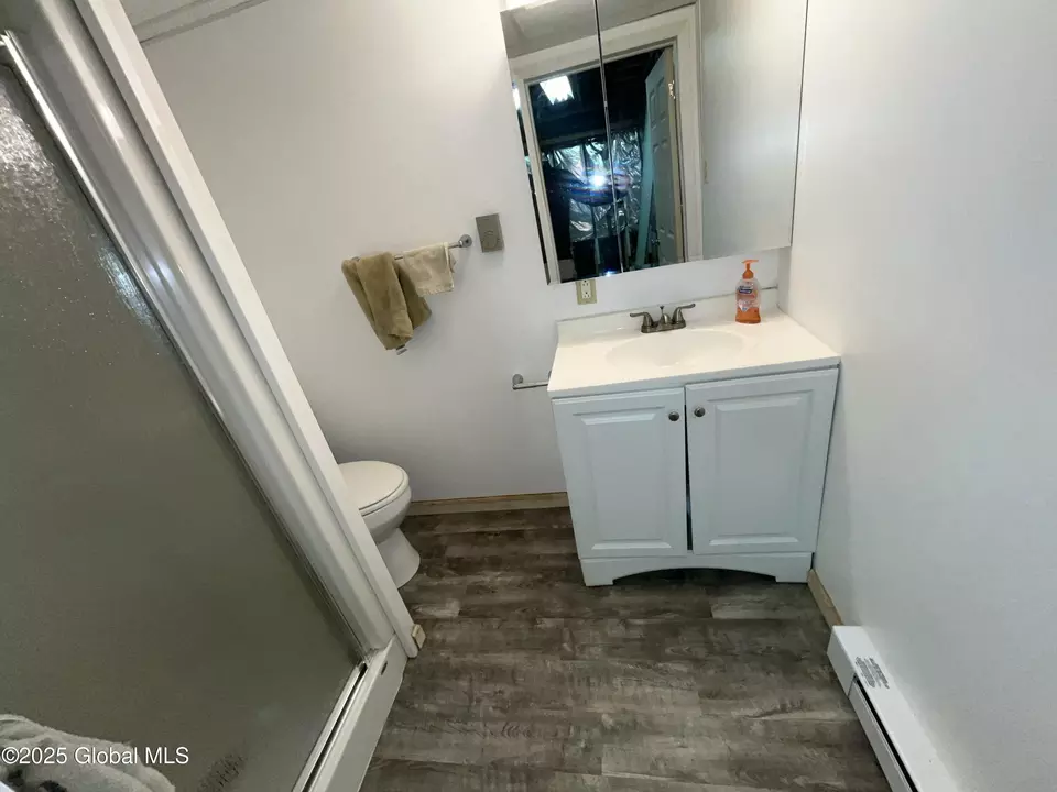 Bath - 11 Calhoun Rd, Troy, NY 12180 photo 2 of 2