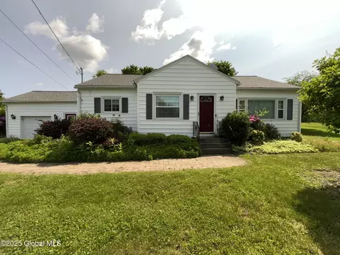 Exterior - 11 Calhoun Rd, Troy, NY 12180 photo 1 of 10