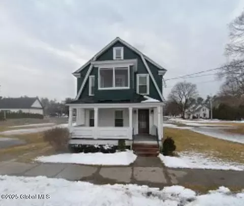 74 Mitchell St, Saratoga Springs, NY 12866