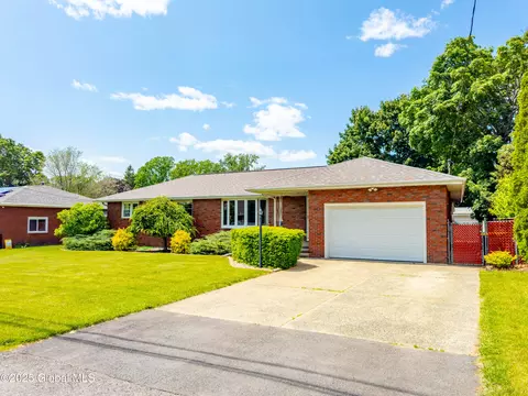 61 Ahl Ave, Albany, NY 12205