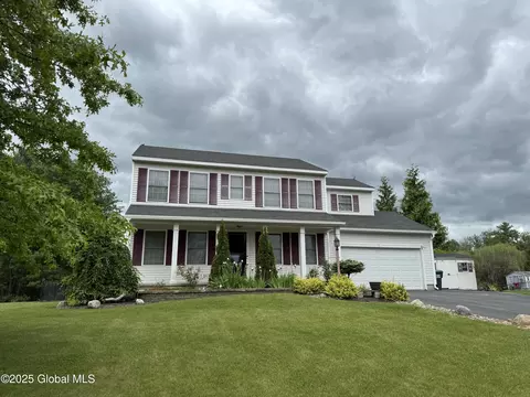 807 Vista Blvd, Rotterdam, NY 12306