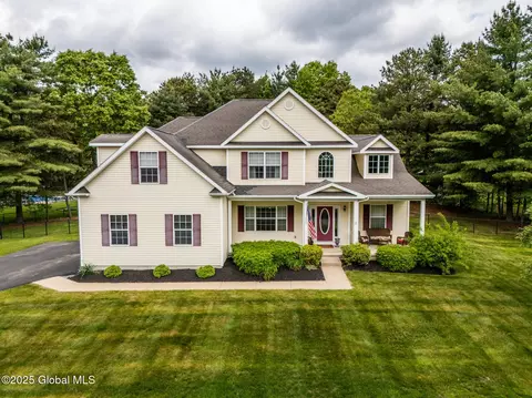 34 Westberry Way, Queensbury, NY 12804