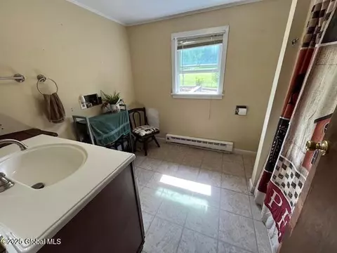 Bath - 679 Turnpike Rd, Eagle Bridge, NY 12057 photo 1 of 2
