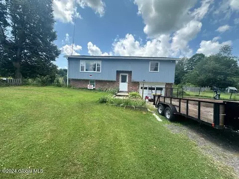 679 Turnpike Rd, Eagle Bridge, NY 12057
