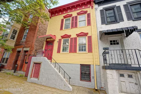 103 Ferry St, Troy, NY 12180