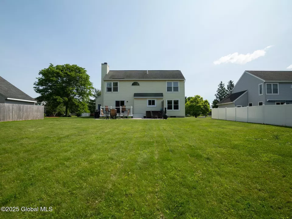 Exterior - 23 Rockefeller Blvd, Rensselaer, NY 12144 photo 11 of 12