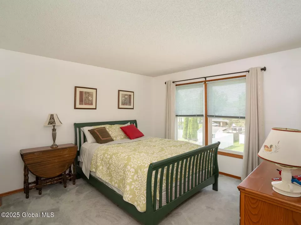 Bedroom - 23 Rockefeller Blvd, Rensselaer, NY 12144 photo 3 of 4