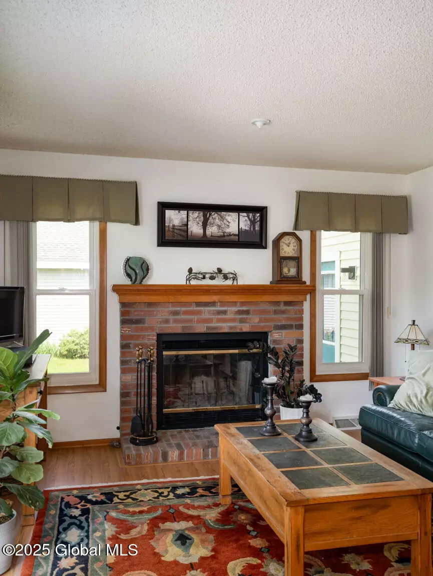 Living - 23 Rockefeller Blvd, Rensselaer, NY 12144 photo 4 of 6