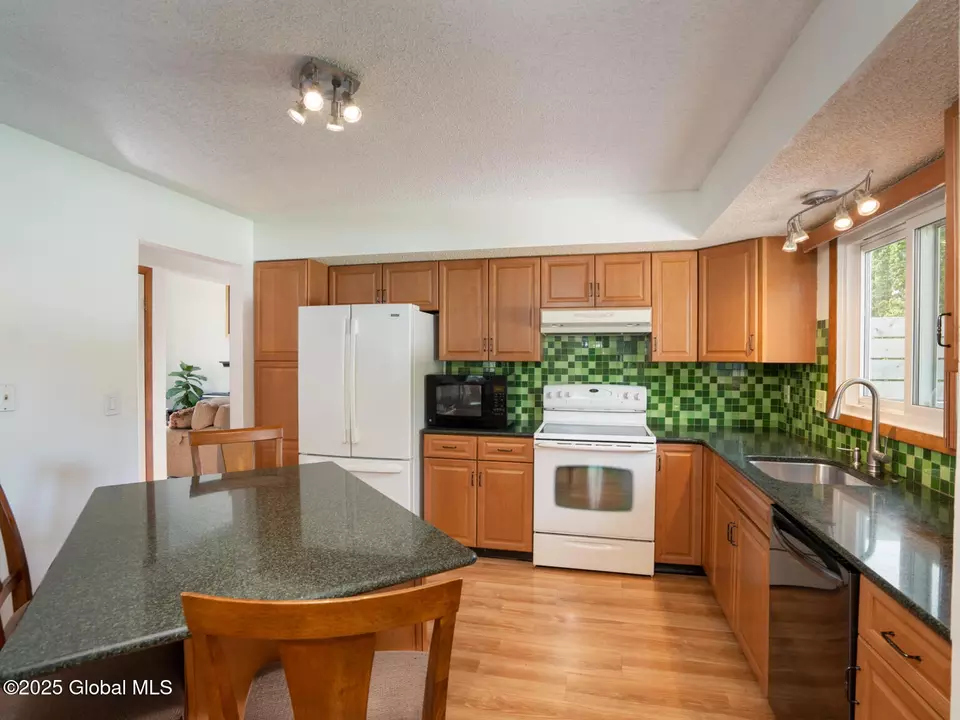 Kitchen - 23 Rockefeller Blvd, Rensselaer, NY 12144 photo 1 of 3