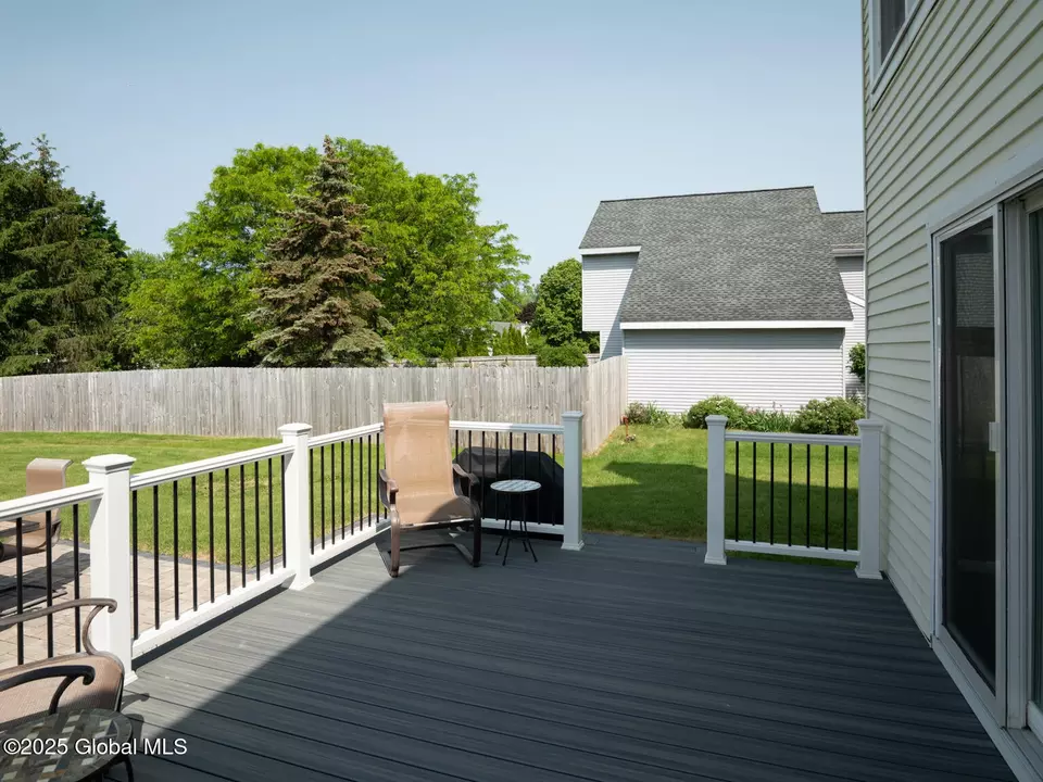 Exterior - 23 Rockefeller Blvd, Rensselaer, NY 12144 photo 6 of 12